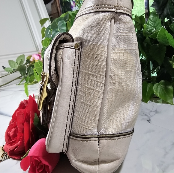 Coach Legacy Signature Ivory and Beige Shoulderbag | Handbag - Picture 6 of 14